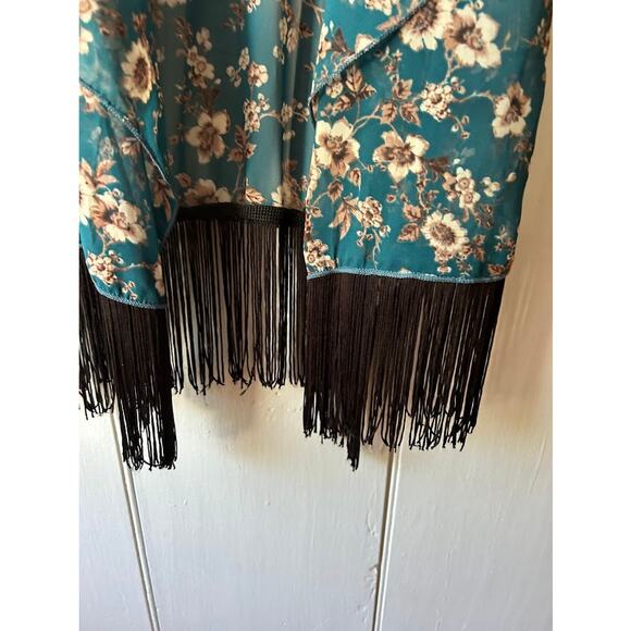 LuLaRoe blue floral kimono robe size small with fringe 3/4 sleeve semi sheer - Picture 15 of 15